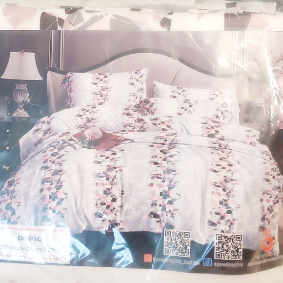 Queen Sheets - Picture 4 of 4